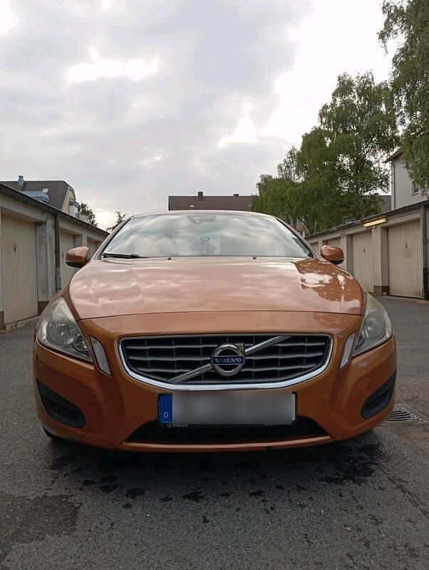 Gold Gebraucht 2010 Volvo S60 Limousine | 6.500 € (Superpreis) - Bild 1/4
