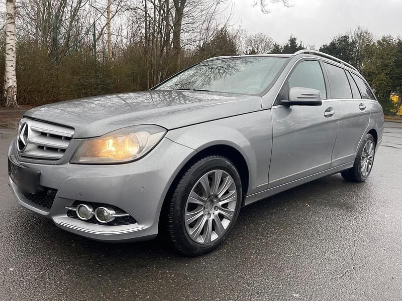 Gebraucht Mercedes C250 Avantgarde 204 PS (150 kW) 2012 Grau Kombi
