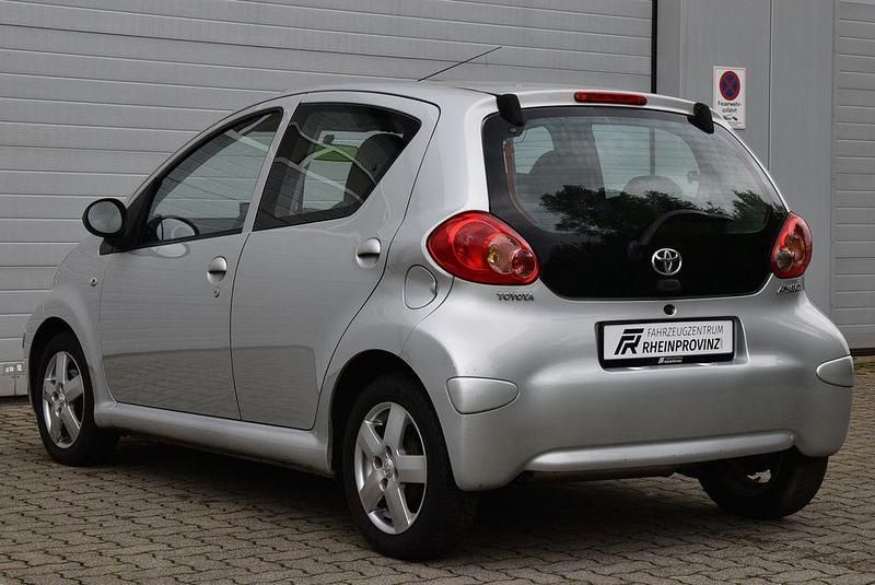 Gebraucht Toyota Aygo Cool 68 PS (50 kW) 2006 Grau Kleinwagen
