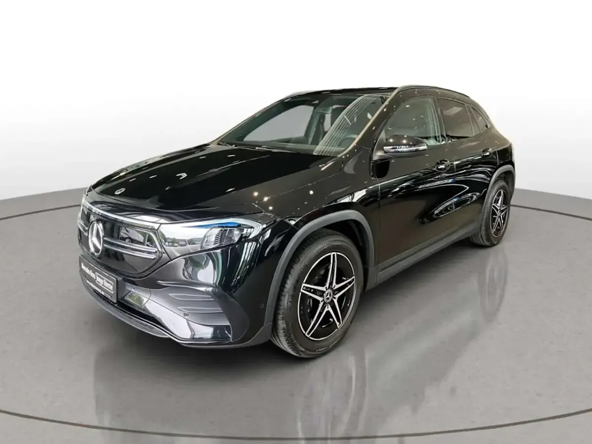Gebraucht Mercedes EQA300 AMG line 167 kW (228 PS) 2024 Kosmosschwarz metallic SUV