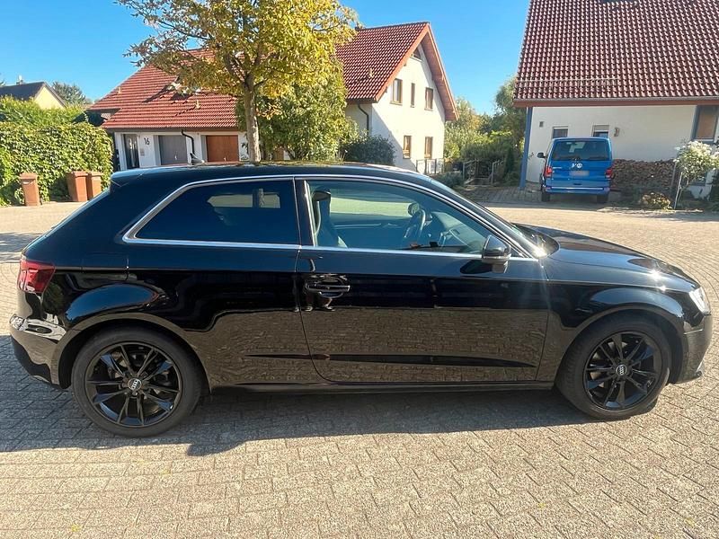 Gebraucht Audi A3 Ambition 150 PS (110 kW) 2014 Schwarz Limousine