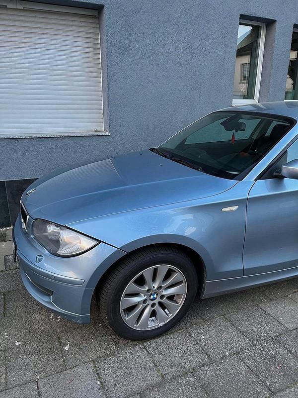 Gebraucht BMW 120 Basis 170 PS (125 kW) 2009 Blau Kleinwagen