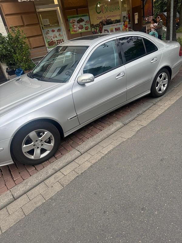 Gebraucht Mercedes E320 204 PS (150 kW) 2003 Silber Limousine