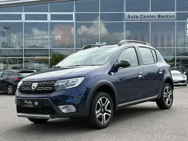 Gebraucht Dacia Sandero Celebration 90 PS (66 kW) 2018 Blau Van / Kleinbus