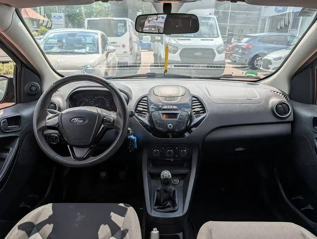 Gebraucht Ford Ka Plus 69 PS (50 kW) 2018 Schwarz Kleinwagen