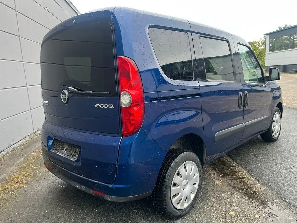 Używany Opel Combo Edition 95 KM (69 kW) 2015 Niebieski Minivan