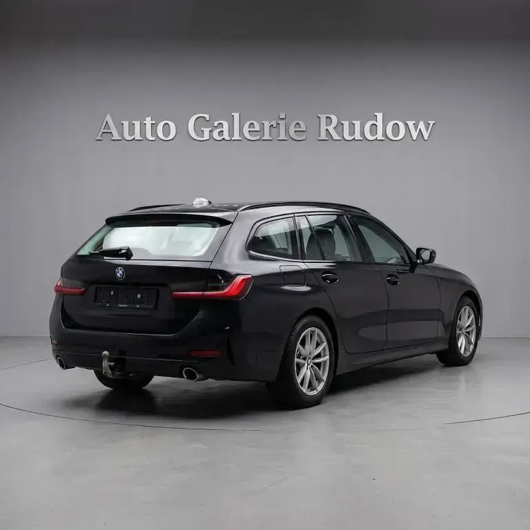 Gebraucht BMW 318 Shadowline 156 PS (114 kW) 2023 Schwarz Kombi