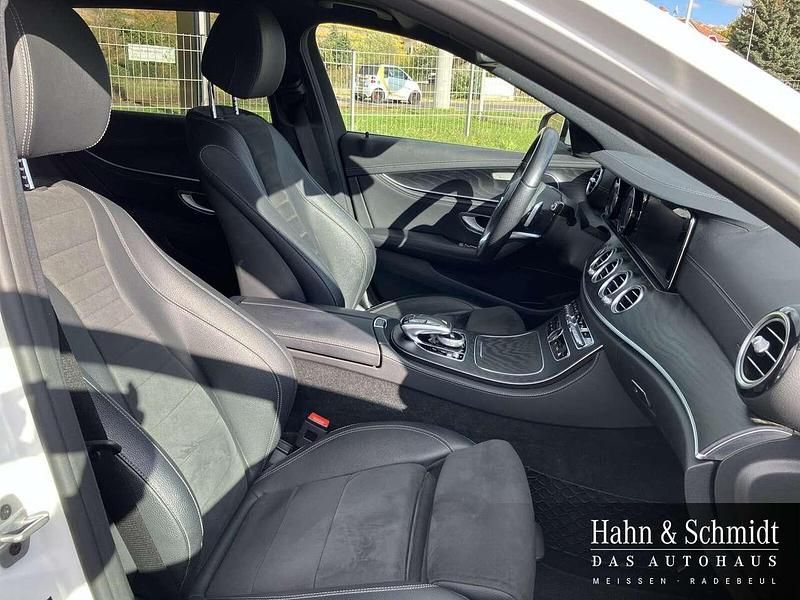 Gebraucht Mercedes E300 AMG 258 PS (189 kW) 2020 Unilack polarweiß Kombi