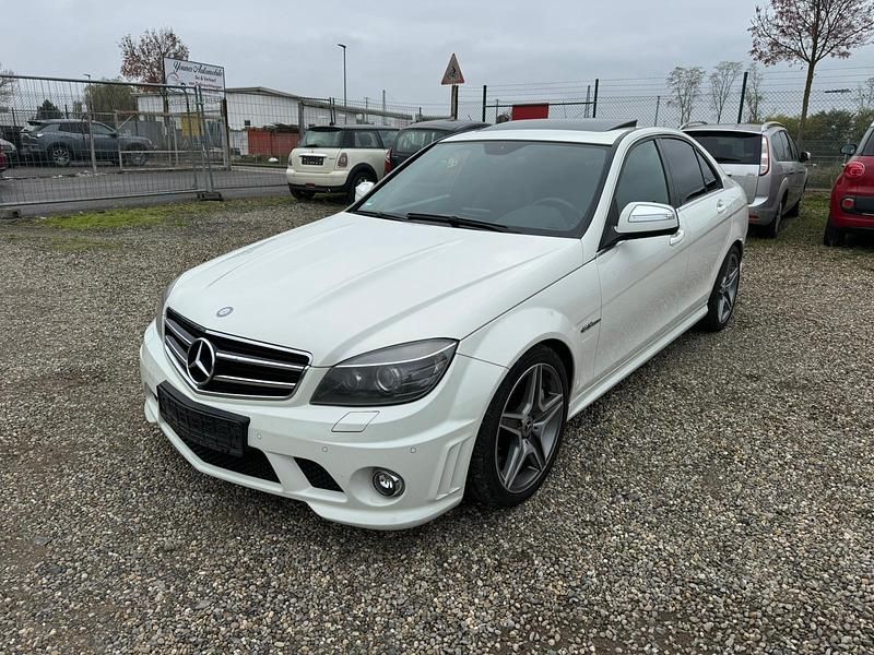 Weiß Gebraucht 2008 Mercedes C63 AMG AMG Limousine | 28.490 € (Guter Preis) - Bild 1/4