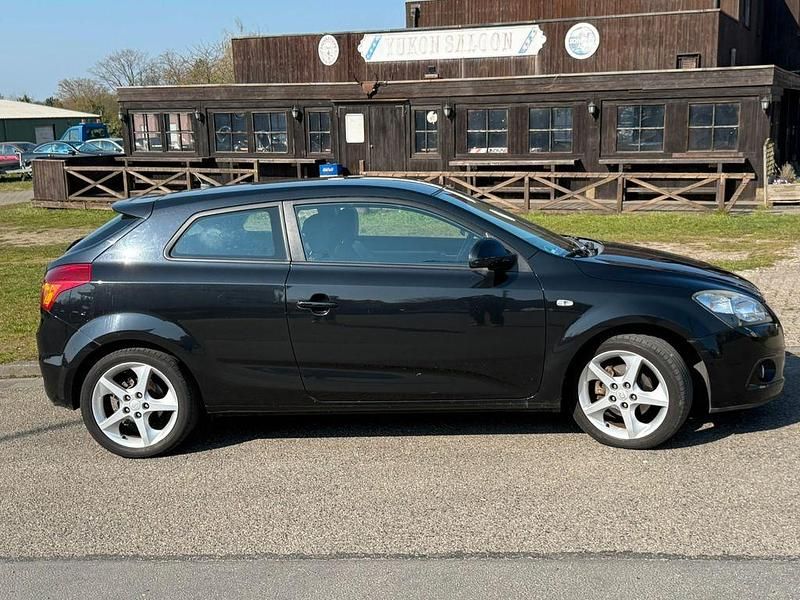 Gebraucht Kia ProCeed 125 PS (91 kW) 2009 Schwarz Kleinwagen