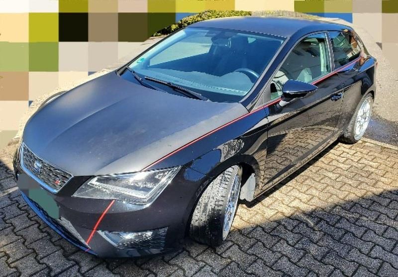 Schwarz Gebraucht 2015 Seat Leon Limousine | 9.700 € (Fairer Preis) - Bild 1/4