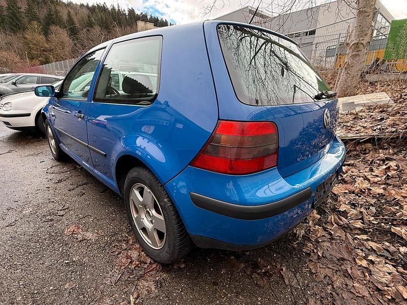 Gebraucht VW Golf IV 75 PS (55 kW) 2002 Blau Kleinwagen