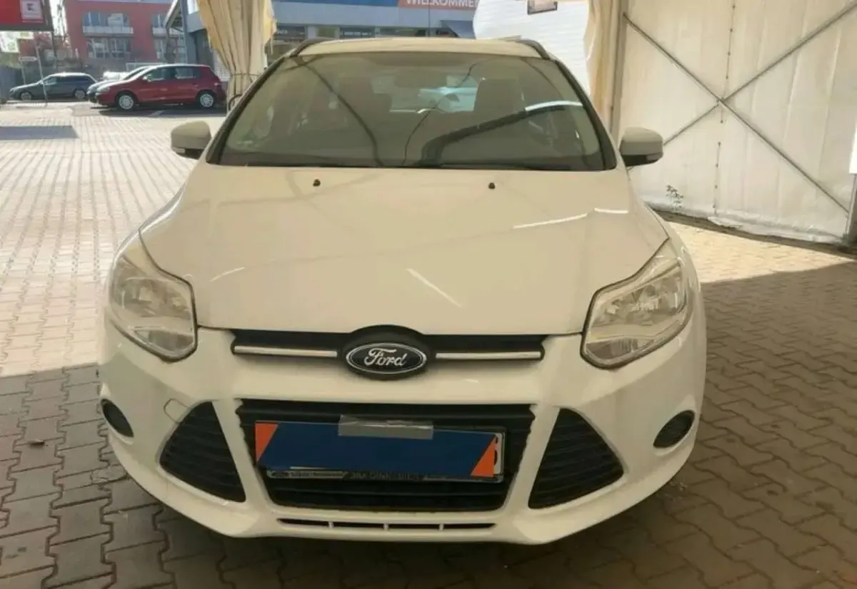 Gebraucht Ford Focus Trend 150 PS (110 kW) 2014 Polarsilber metallic Kombi