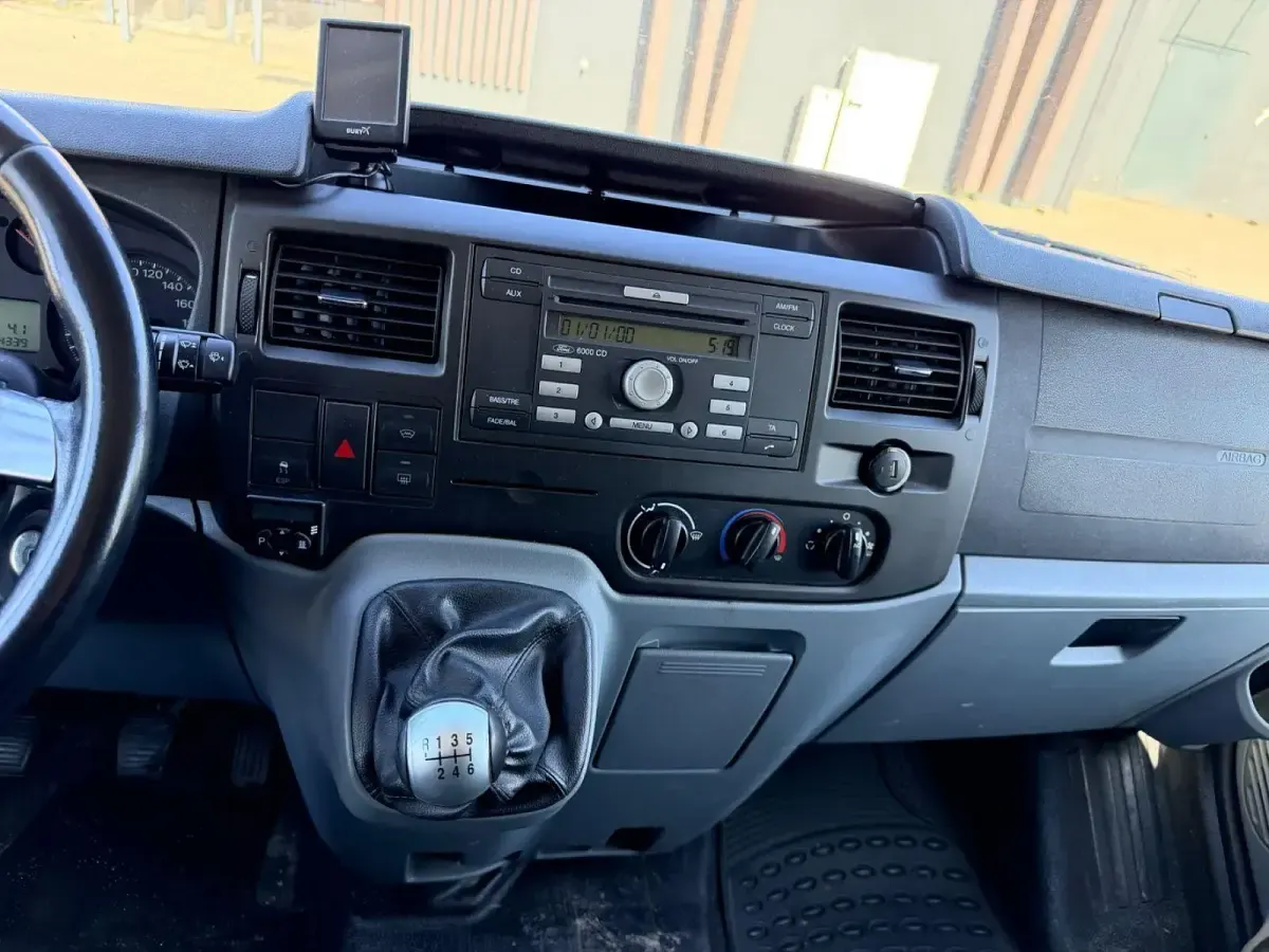 Używany Ford Transit Trend 125 KM (91 kW) 2014 Biały Kombi
