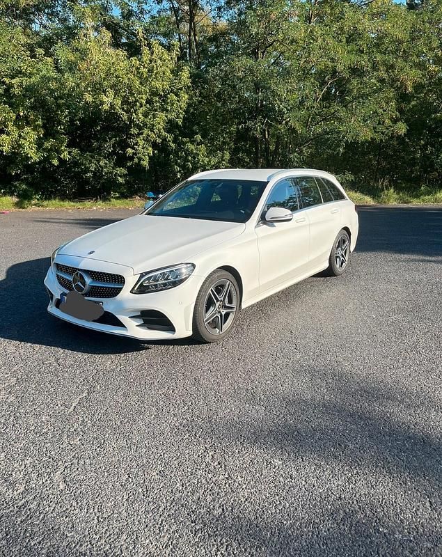 Weiß Gebraucht 2019 Mercedes C220 AMG line Kombi | 25.000 € (Fairer Preis) - Bild 1/4