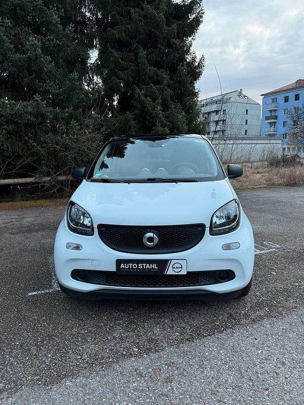 Gebraucht Smart ForFour Basis 71 PS (52 kW) 2019 Weiß Kleinwagen