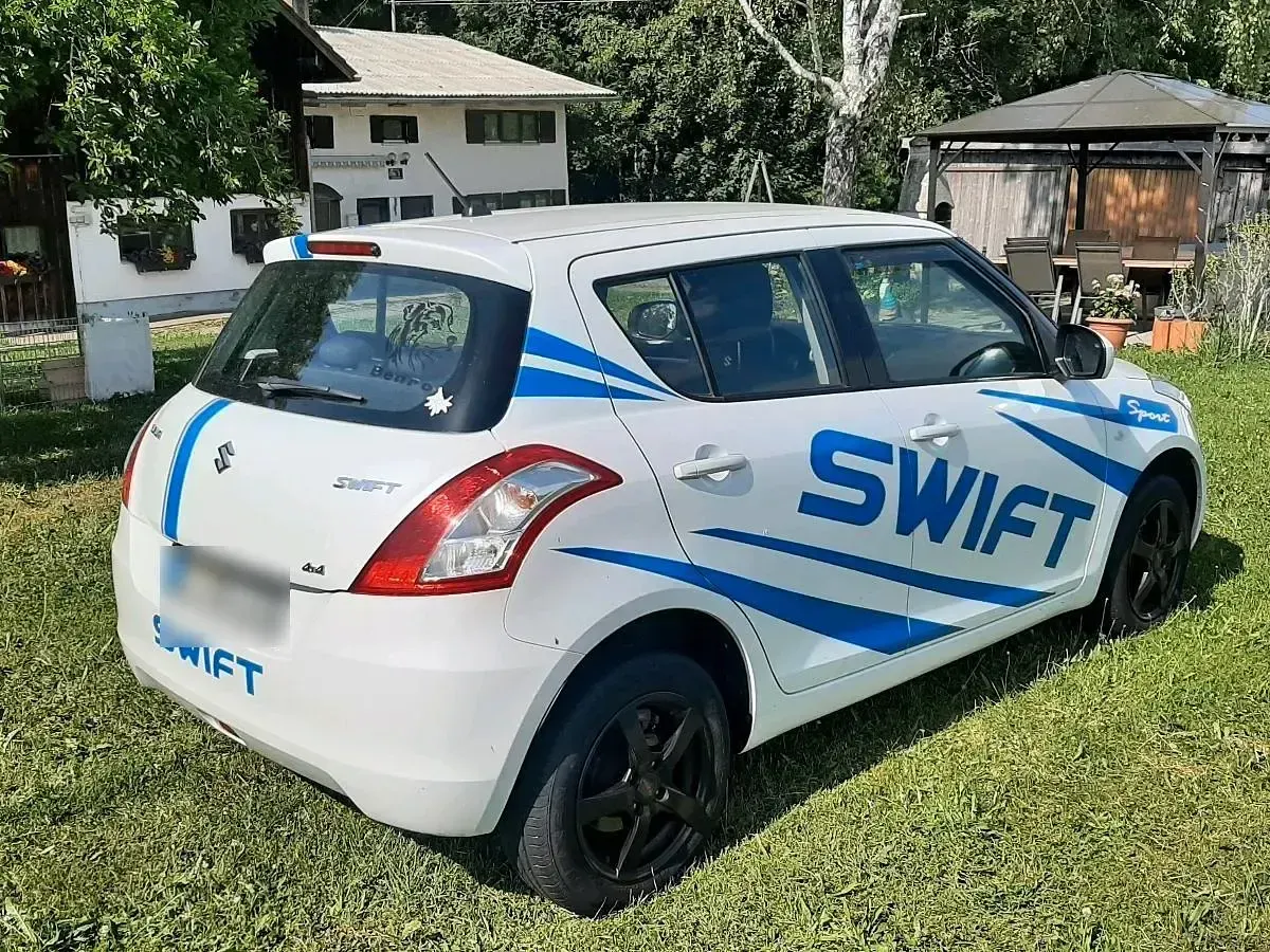 Gebraucht Suzuki Swift 94 PS (69 kW) 2012 Weiß Kleinwagen