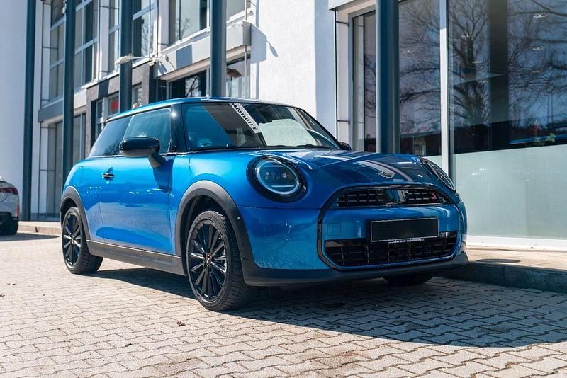 Gebraucht Mini Cooper S Essential 204 PS (150 kW) 2025 Blau Kleinwagen
