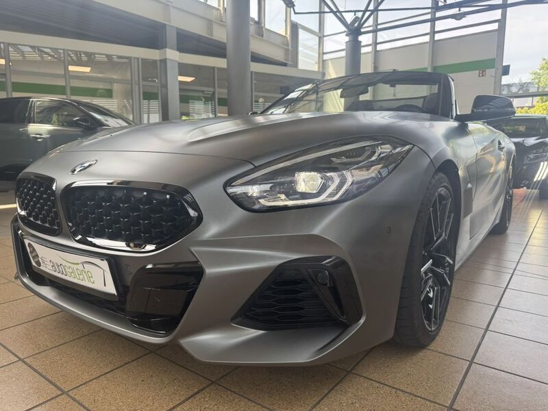 Grau Gebraucht 2022 BMW Z4 M Sport Cabrio | 57.900 € (Teuer) - Bild 1/4