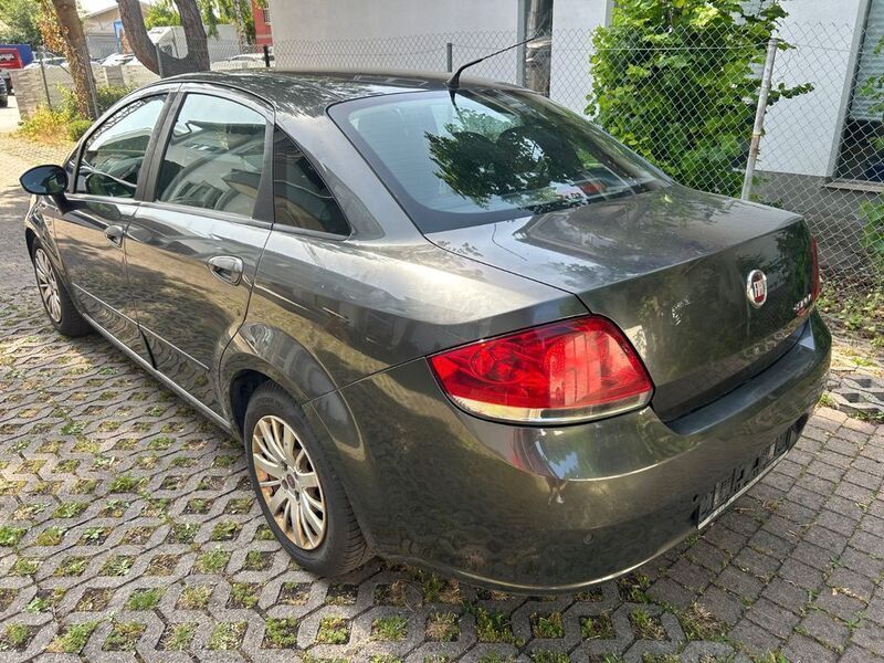 Grau Gebraucht 2008 Fiat Linea Dynamic Limousine | 1.100 € - Bild 1/4