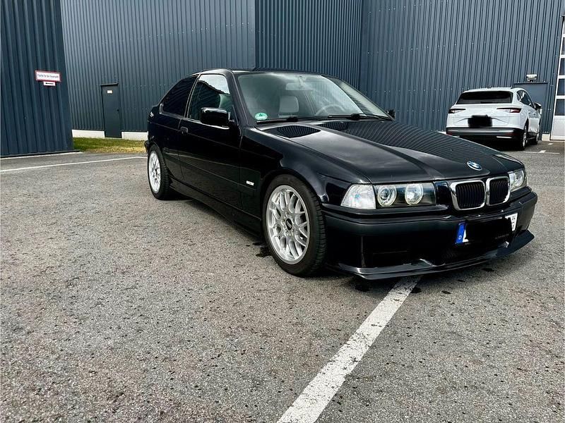 Schwarz Gebraucht 2000 BMW 316 Compact M Sport Kleinwagen | 7.590 € - Bild 1/4