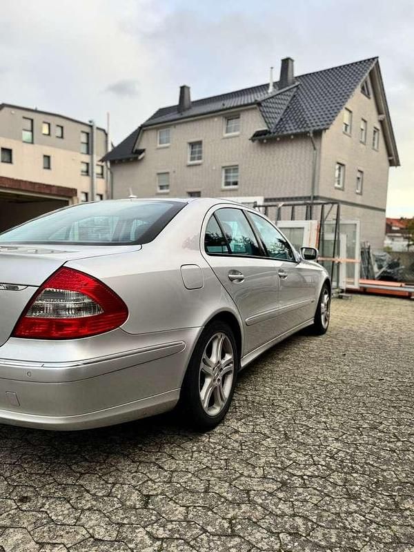 Gebraucht Mercedes E230 Avantgarde 204 PS (150 kW) 2008 Kombi