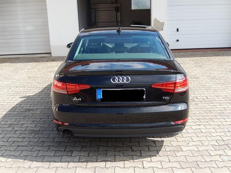 Gebraucht Audi A4 150 PS (110 kW) 2017 Schwarz Limousine