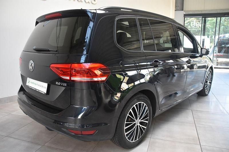 Gebraucht VW Touran Comfortline 150 PS (110 kW) 2017 Schwarz Van / Kleinbus