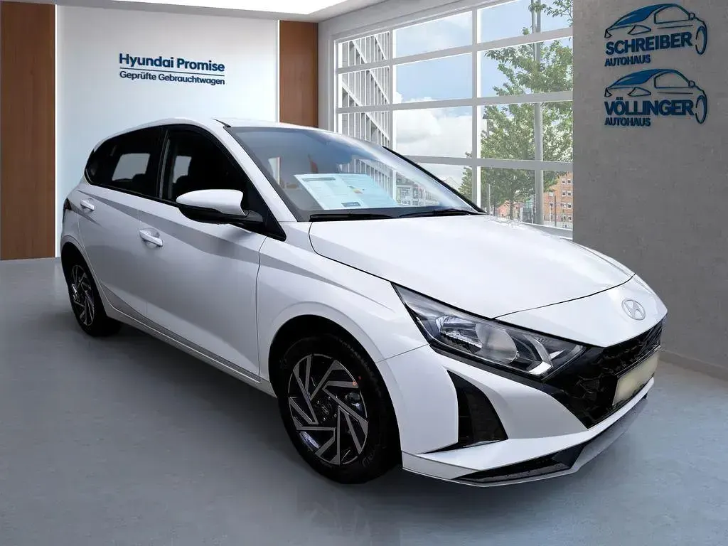 Neu Hyundai i20 Trend 101 PS (74 kW) 2025 Atlas white Kleinwagen