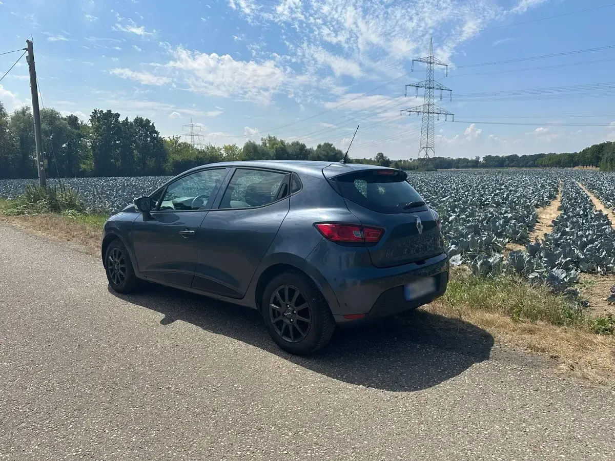 Gebraucht Renault Clio IV 73 PS (53 kW) 2016 Blau Limousine
