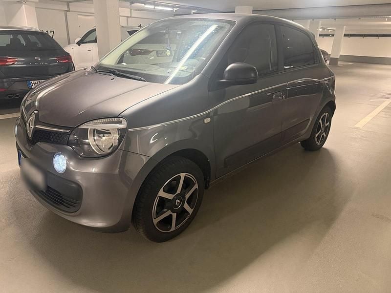 Grau Gebraucht 2017 Renault Twingo LIMITED Kleinwagen | 5.799 € (Guter Preis) - Bild 1/4