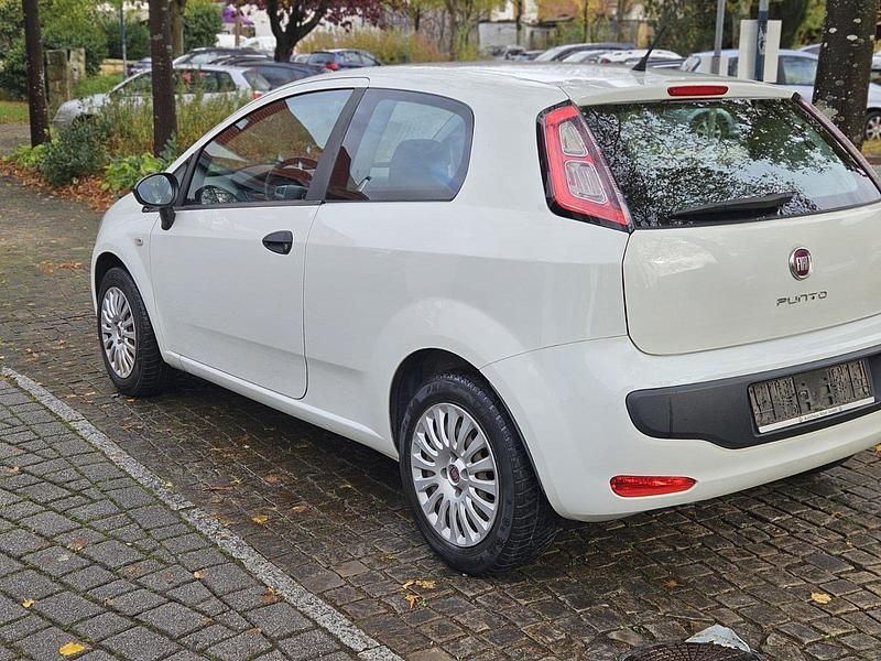 Gebraucht Fiat Punto Evo 69 PS (50 kW) 2010 Weiß Kleinwagen