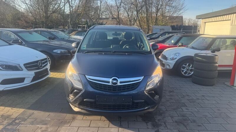 Blau Gebraucht 2012 Opel Zafira Tourer Edition Van / Kleinbus | 5.950 € (Superpreis) - Bild 1/4