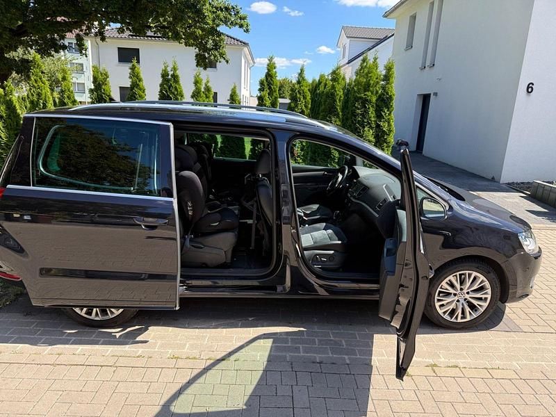 Gebraucht VW Sharan Highline 140 PS (102 kW) 2010 Schwarz Van / Kleinbus