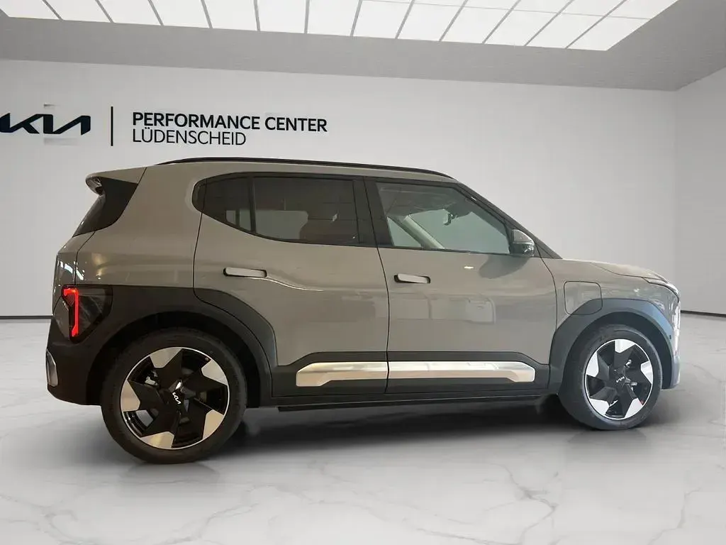 Neu Kia EV2 Earth 108 kW (147 PS) 2026 Grau SUV
