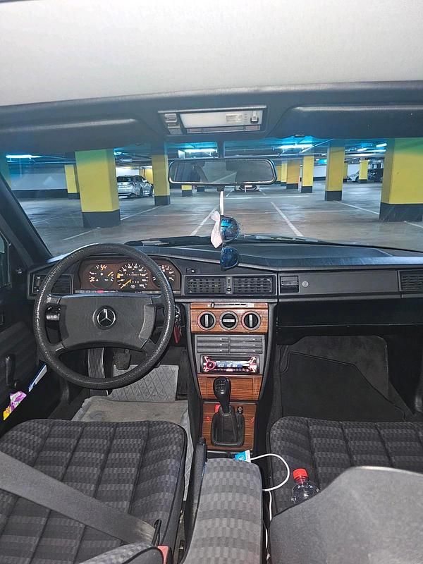 Second-hand Mercedes 190 1991 Berlinǎ