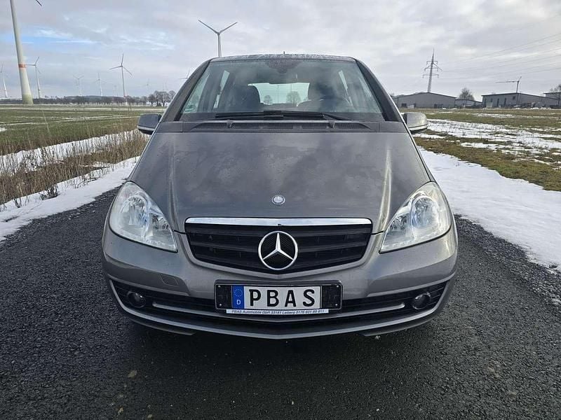 Gebraucht Mercedes A160 95 PS (69 kW) 2011 Grau Kleinwagen