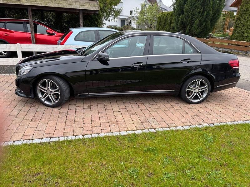 Gebraucht Mercedes E200 Avantgarde 136 PS (100 kW) 2015 Schwarz Limousine