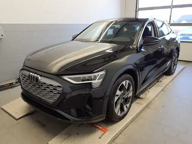 Gebraucht Audi Q8 Sportback e-tron Advanced Plus 250 kW (340 PS) 2024 Mythosschwarz metallic SUV