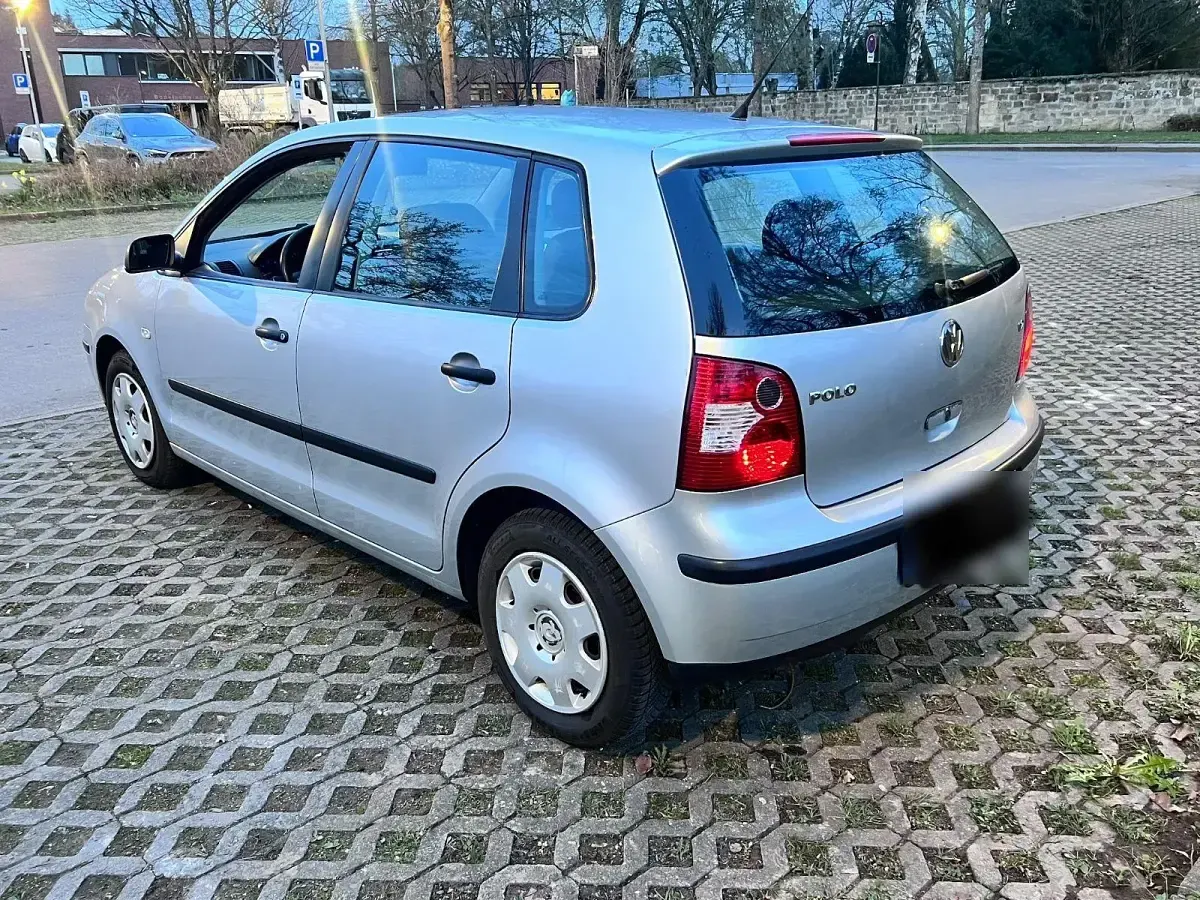 Gebraucht VW Polo Basis 64 PS (47 kW) 2003 Grau Limousine