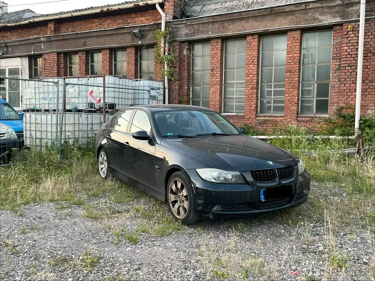 Gebraucht BMW 320 160 PS (117 kW) 2007 Schwarz Limousine