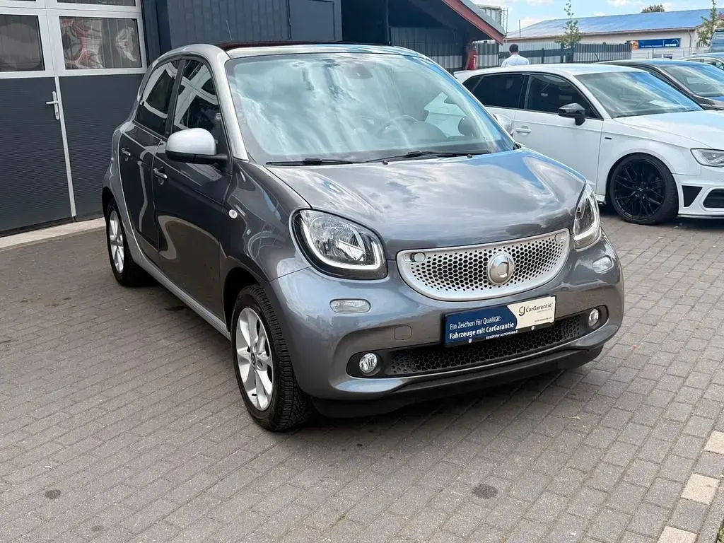 Gebraucht Smart ForFour Passion 90 PS (66 kW) 2017 Silber Kleinwagen