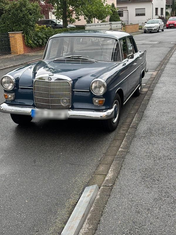 Gebraucht 1967 Mercedes 200 Limousine | 19.500 € - Bild 1/4