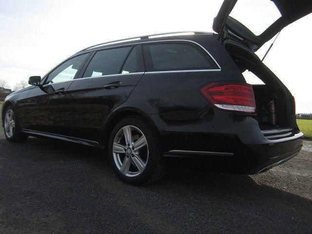 Gebraucht Mercedes E400 Avantgarde 333 PS (244 kW) 2013 Schwarz Kombi