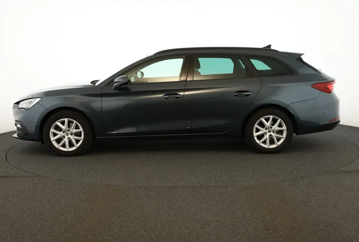 Gebraucht Seat Leon ST Style 150 PS (110 kW) 2023 Magnetic tech grau metallic Kombi