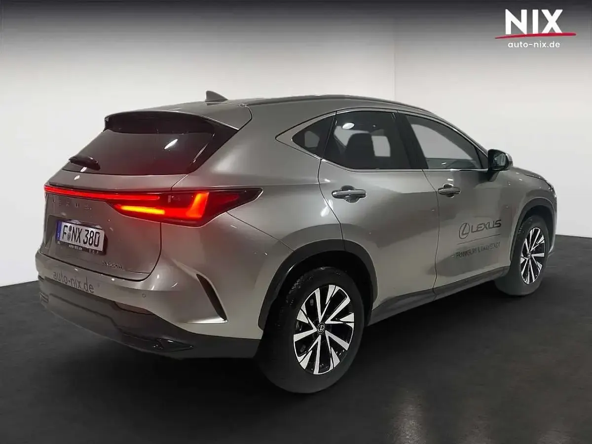 Gebraucht Lexus NX350h Executive Line 243 PS (178 kW) 2024 Titaniumsilber SUV