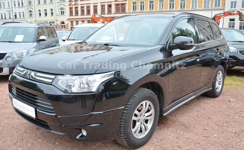 Schwarz Gebraucht 2013 Mitsubishi Outlander Invite SUV | 9.999 € (Fairer Preis) - Bild 1/4
