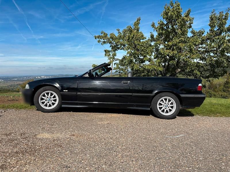 Gebraucht BMW 318 Cabriolet Basis 115 PS (84 kW) 1997 Schwarz Cabrio