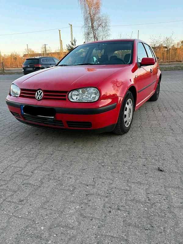 Second-hand VW Golf IV 75 CP (55 kW) 2000 Roșu Hatchback