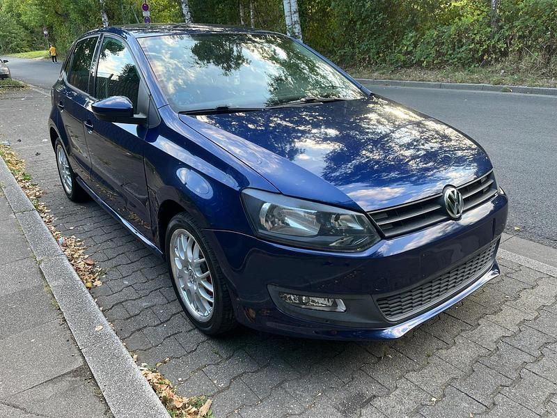 Blau Gebraucht 2011 VW Polo Team Kleinwagen | 2.400 € (Superpreis) - Bild 1/4